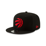 NEW ERA SNAPBACK 9FIFTY - TORONTO RAPTORS - 70556903 - BLK/RED