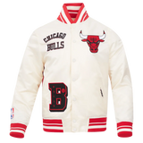 PRO STANDARD CHICAGO BULLS SATIN JACKET - BCB6515784 - BEIGO/RED